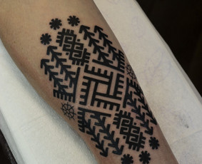 Ornamentinės/tradicinės tatuiruotės Kaune. / Justas Jurkevičius / Darbų pavyzdys ID 3805478