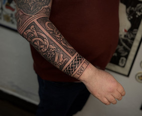 Ornamentinės/tradicinės tatuiruotės Kaune. / Justas Jurkevičius / Darbų pavyzdys ID 3805508