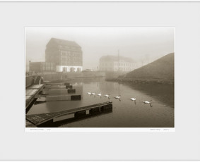 Autorinių fotografinių darbų pardavimas.
