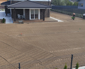 Žemės kasimas, lyginimas - Mini krautuvo nuoma. Vejos įrengimas - 3