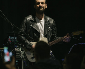 Gitaros pamokos (akustinė, elektrinė, ukulėlė, bosinė) - Muzikos mokytojai - 3 Muzikos mokytojai - Gitaros pamokos (akustinė, elektrinė, ukulėlė, bosinė) - 3