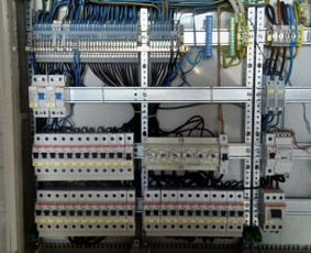 Profesionalių elektrikų komanda. Elektros instaliacija. - Statybos, apdaila - 2 Statybos, apdaila - Profesionalių elektrikų komanda. Elektros instaliacija. - 2