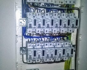 Profesionalių elektrikų komanda. Elektros instaliacija. - Statybos, apdaila - 1 Statybos, apdaila - Profesionalių elektrikų komanda. Elektros instaliacija. - 1