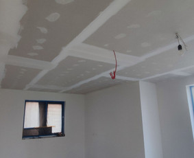 Vidaus apdailos darbai - Lubų dažymas - 1 Lubų dažymas - Vidaus apdailos darbai - 1