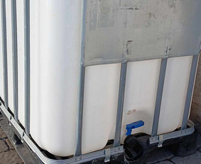 Vandens atvežimas statyboms baseinams šuliniams. / 1000L talpos ibc konteineriai atveža vandenį / Darbų pavyzdys ID 3838841