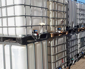 Vandens atvežimas statyboms baseinams šuliniams. / 1000L talpos ibc konteineriai atveža vandenį / Darbų pavyzdys ID 3838853