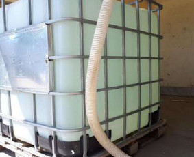 Vandens atvežimas statyboms baseinams šuliniams. / 1000L talpos ibc konteineriai atveža vandenį / Darbų pavyzdys ID 3838855