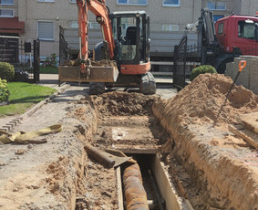 Mini ekskavatoriaus ir savivarčio su greiferiu paslaugos - Žemės kasimas, lyginimas - 4 Žemės kasimas, lyginimas - Mini ekskavatoriaus ir savivarčio su greiferiu paslaugos - 4