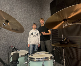 Būgnų pamokos Vilniuje - Muzikos mokytojai - 2 Muzikos mokytojai - Būgnų pamokos Vilniuje - 2