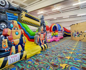 Batutų nuoma - Švenčių ir pramogų erdvė Linksmieji batutai Kaune - 2