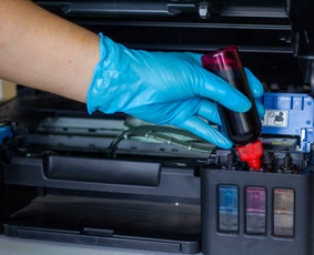 Spausdintuvų kasečių pildymas - Kompiuterių taisymas Vilniuje, meistras Karolis - 1