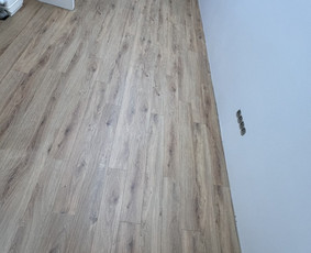 Pilame išlyginamąjį,klojame grindis - Parketas,vinila. / Mindaugas Vilkickas / Darbų pavyzdys ID 3850085