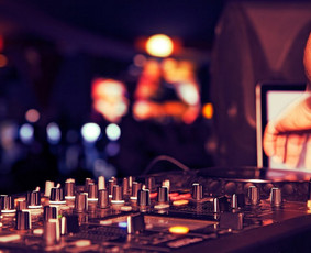"Aidas Sounds" - Įgarsinimas, Apšvietimas, Djs, Vedėjai - Djs - 4 Djs - "Aidas Sounds" - Įgarsinimas, Apšvietimas, Djs, Vedėjai - 4