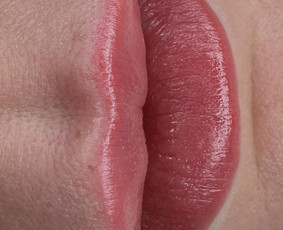 Natūraliai atrodantis ilgalaikis makiažas. Antakių korekcija - Lūpų permanentinis makiažas - 3 Lūpų permanentinis makiažas - Natūraliai atrodantis ilgalaikis makiažas. Antakių korekcija - 3