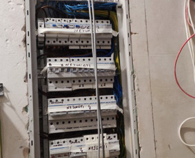 Elektros skydinės daugiau nei 36mod įrengimas, pajungimas, komutavimas. Nuo 200eur/skydui. Priklausomai nuo situacijos. Naujam skydui naujai įrengiant nuo 100eur/kompl.