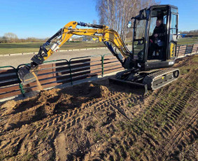 Ekskavatorinio krautuvo račioko bobcat nuoma skalda žvyras / Technika žemės kasimo darbai / Darbų pavyzdys ID 3863957