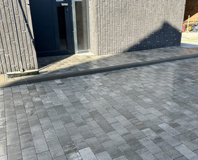 Trinkelių klojimas,vejos laistymo įrengimas,gerbuvio darbai / MB KLOTEKA / Darbų pavyzdys ID 3864059