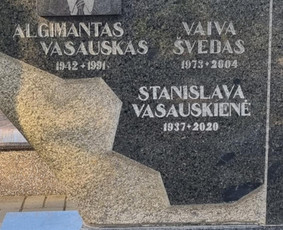 Kapų tvarkymas, priežiūra - Raidžių kalimas ant paminklo kapinėse - 1