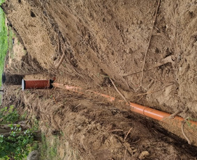 Tranšėjų kasimas - Ratinio ekskavatoriaus (račioko) paslaugos Polių grežimas - 2