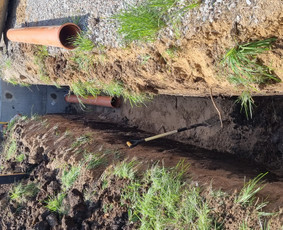 Tranšėjų kasimas - Ratinio ekskavatoriaus (račioko) paslaugos Polių grežimas - 1