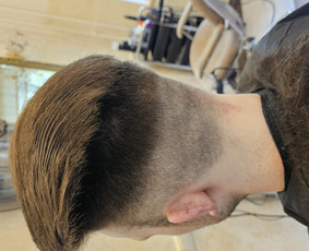Labas Įdėkit skelbimą Nefertitė grožio salonas Pamėnkalni - Klasikinis manikiūras - 2 Klasikinis manikiūras - Labas Įdėkit skelbimą Nefertitė grožio salonas Pamėnkalni - 2