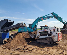 Žemės kasimas, lyginimas - Sijotas juodžemis, betono skalda, žvyras, betonas - 3