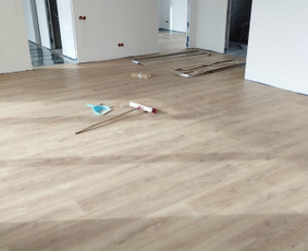 Plataus profilio statybos darbai - Laminato klojimas - 4 Laminato klojimas - Plataus profilio statybos darbai - 4