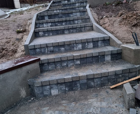 Trinkelių klojimas, bortai, tvoros, apželdinimas - Laiptai iš trinkelių - 2 Laiptai iš trinkelių - Trinkelių klojimas, bortai, tvoros, apželdinimas - 2
