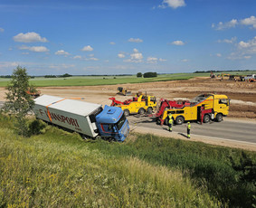 Sunkvežimio techninė pagalba kelyje - Transportas - 1 Transportas - Sunkvežimio techninė pagalba kelyje - 1