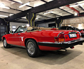 Raudono klasikinio Jaguar Xjs V12 nuoma be vairuotojo - Renginiai, šventės - 3 Renginiai, šventės - Raudono klasikinio Jaguar Xjs V12 nuoma be vairuotojo - 3