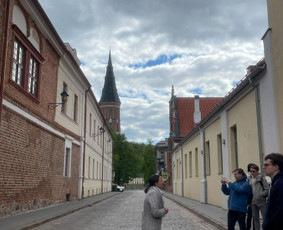 Gidė - kelionių vadovė (lietuvių/anglų kalba) / Monika Nakaitė / Darbų pavyzdys ID 3922510