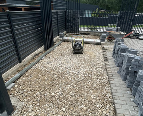 Trinkelių klojimas, aplinkos tvarkymas, laiptu betonavimas / Trinkeliuera / Darbų pavyzdys ID 3926104