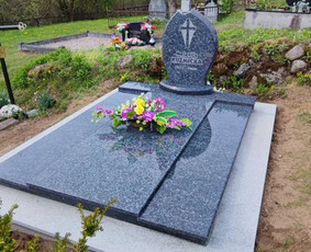 Aukščiausios kokybės paminklų gamybą - Granito plokštės kapams, dengimas - 4 Granito plokštės kapams, dengimas - Aukščiausios kokybės paminklų gamybą - 4