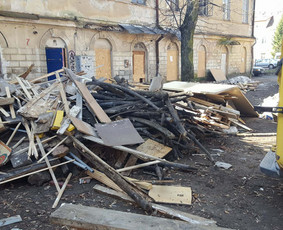 Statybinių ir buitinių atliekų išvežimas Vilniuje - Senų baldų išvežimas - 1 Senų baldų išvežimas - Statybinių ir buitinių atliekų išvežimas Vilniuje - 1