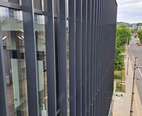 Aukštalipių paslaugos Pramoninis alpinizmas - Iškabų, reklaminių tentų montavimas ir demontavimas - 1 Iškabų, reklaminių tentų montavimas ir demontavimas - Aukštalipių paslaugos Pramoninis alpinizmas - 1