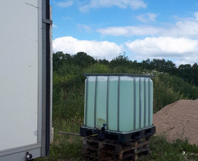 Vandens atvežimas statyboms baseinams šuliniams. / 1000L talpos ibc konteineriai atveža vandenį / Darbų pavyzdys ID 3931560