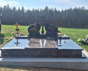Aukščiausios kokybės paminklų gamybą - Paminklų, antkapių montavimas - 3 Paminklų, antkapių montavimas - Aukščiausios kokybės paminklų gamybą - 3