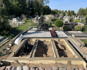 Paslaugos kapinėse – kokybiškai ir už protingą kainą - Kapavietės pamatų betonavimas - 1 Kapavietės pamatų betonavimas - Paslaugos kapinėse – kokybiškai ir už protingą kainą - 1