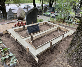 Paslaugos kapinėse – kokybiškai ir už protingą kainą - Kapavietės pamatų betonavimas - 2 Kapavietės pamatų betonavimas - Paslaugos kapinėse – kokybiškai ir už protingą kainą - 2