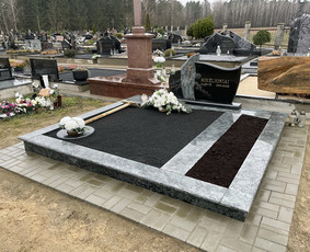 Paslaugos kapinėse – kokybiškai ir už protingą kainą - Kapo dekoravimas akmenėliais - 1 Kapo dekoravimas akmenėliais - Paslaugos kapinėse – kokybiškai ir už protingą kainą - 1