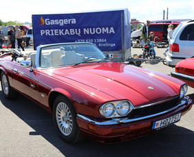 Burgundiško Jaguar Xjs V12 kabrioleto nuoma be vairuotojo - Senovinių automobilių nuoma - 1 Senovinių automobilių nuoma - Burgundiško Jaguar Xjs V12 kabrioleto nuoma be vairuotojo - 1