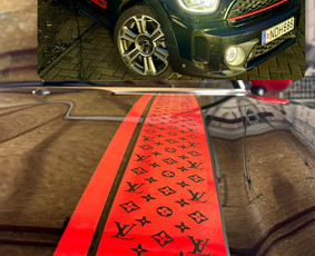 Ivairiu transporto priemoniu bei pavirsiu pleveles traukimas - Karboninės plėvelės klijavimas - 1 Karboninės plėvelės klijavimas - Ivairiu transporto priemoniu bei pavirsiu pleveles traukimas - 1