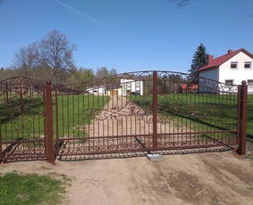 Kalviški gaminiai Tvoros Vartai Stumdomi turėklai stogeliai / Vladislav Zarumnyj / Darbų pavyzdys ID 3950162
