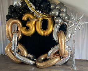 Gimtadienių dekoravimas - &Scaron;venčių, dekoravimas: Foto sienelės, gėlės, balionai - 2