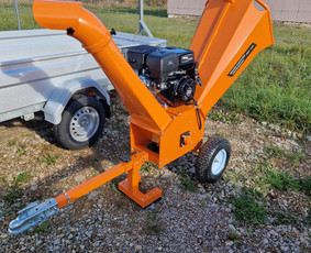 Šakų smulkinimas - Visi aplinkos tvarkymo darbai, mini technikos nuoma! - 1