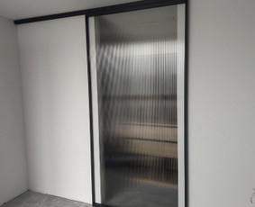 Stiklo Konstrukcijos. Stiklo pertvarų gamyba - Stiklo konstrukcijos, montavimas - 1 Stiklo konstrukcijos, montavimas - Stiklo Konstrukcijos. Stiklo pertvarų gamyba - 1