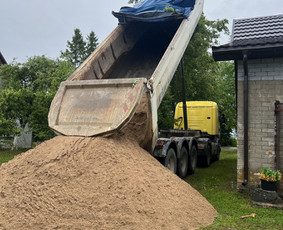 Vežame kokybišką skaldą, smėlį ir kt. Už Itin Gerą Kainą! - Žvyras - 1 Žvyras - Vežame kokybišką skaldą, smėlį ir kt. Už Itin Gerą Kainą! - 1