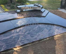 Granito plokščių kaina priklauso: išmatavimų, granito spalvos, granito plokščių storio ir kraštinių apdirbimo.