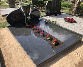Granito plokštės. Granito paminklai ir antkapiai. Visi paminklai, pigūs paminklai.