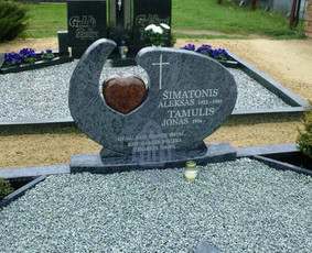 Granito paminklai ir antkapiai.
